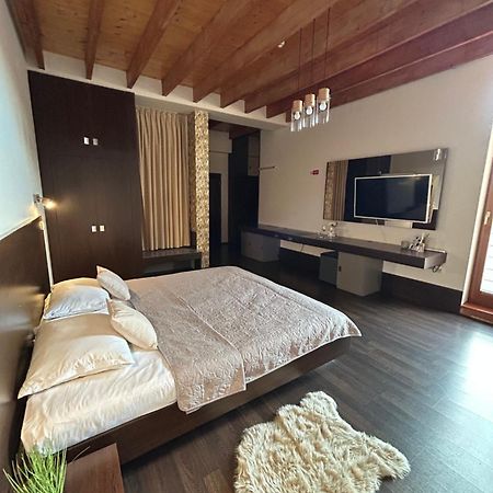 Hotel Ar Golden House à Košice Extérieur photo