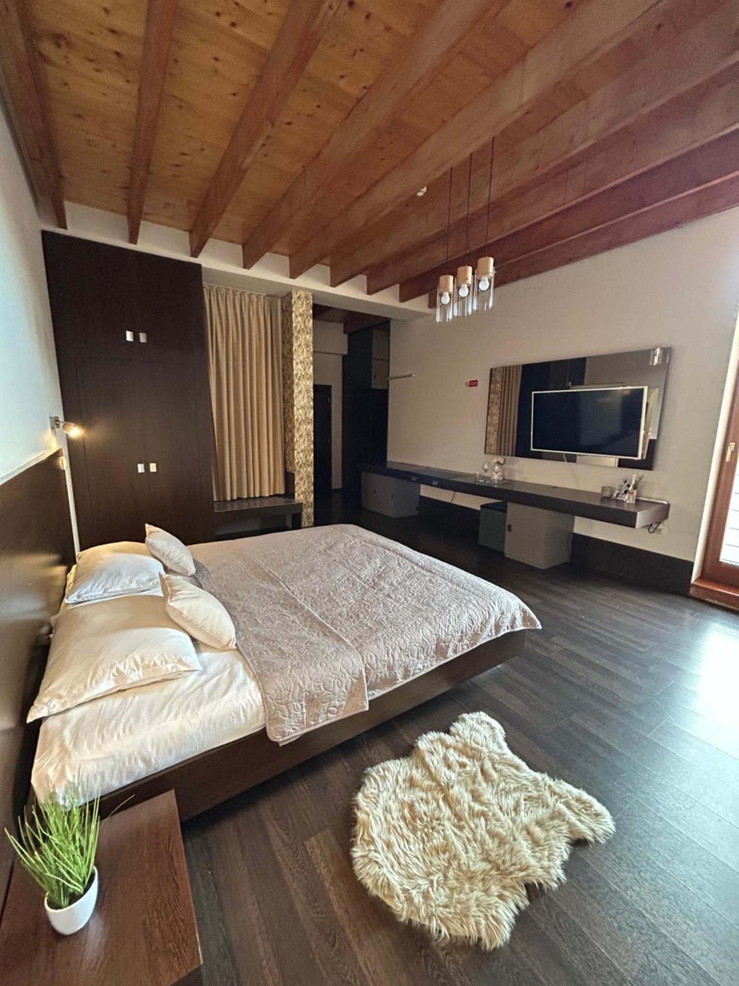 Hotel Ar Golden House à Košice Extérieur photo